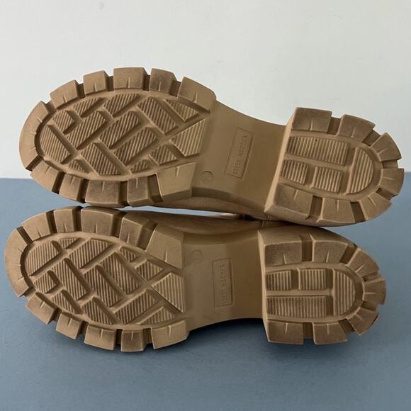 Steve Madden Howler Sand Suede Chelsea Lug Sole Ankle Boots - Picture 8 of 9